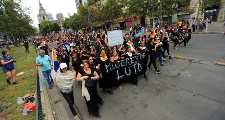 mujeres de luto.jpg