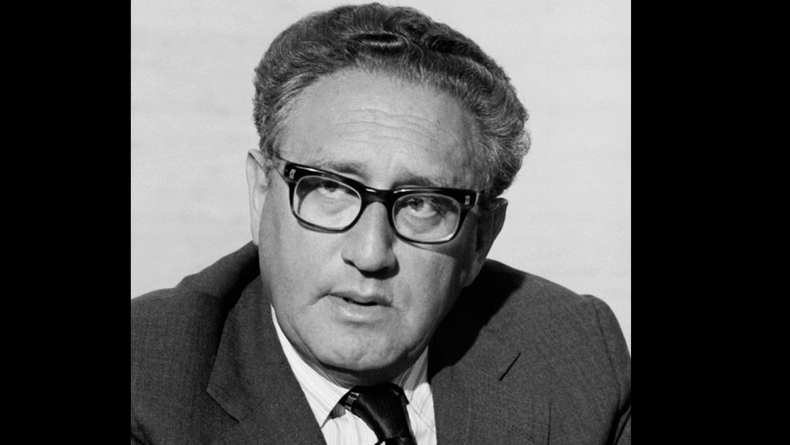 henry kissinger e1701380924271.png