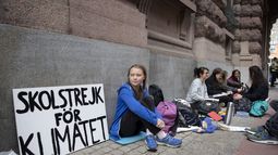 Secretario del Tesoro de EE.UU ningunea a Greta Thunberg y asegura que debería tomar clases de economía