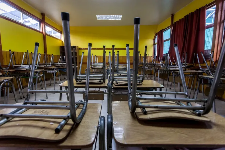 estudiante espero 7 anos fallo judicial tras agresion de 3 companeras  condenan a colegio a indemnizarla con 5 millones.webp