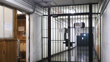 Expertos debaten por el penal que anunció Boric: Abogan por seguridad real y evitar modelo Bukele