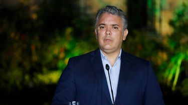 Atacan a tiros el helicóptero en el que viajaba el presidente de Colombia