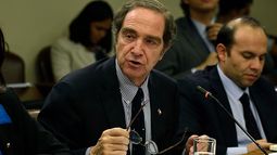 Hernán Larraín pidió atestiguar a favor de Jaime Orpis por caso de corrupción en el mismo Ministerio de Justicia