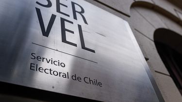 UDI lidera: Servel descontó $136 millones a partidos políticos por no fomentar participación femenina