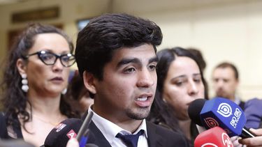 Presentan proyecto que busca prohibir uso de lacrimógenas en colegios