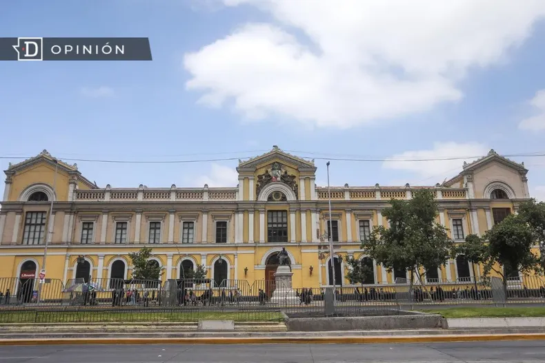 27996 frontis universidad de chile.webp