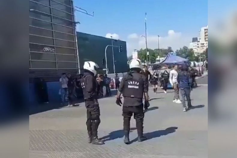 Parque Quinta Normal Liberan a menores detenidos por amenazar a guardias municipales e1700336767535.jpeg
