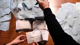El lamento de los seguidores de Le Pen: El voto urbano nos ha castigado