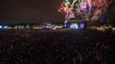 Ministro Paris reconoce reunión con Lollapalooza y busca generar protocolo para conciertos