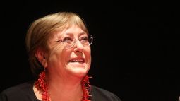 Bachelet no descarta ser senadora: En lo que pueda contribuir, siempre estaré