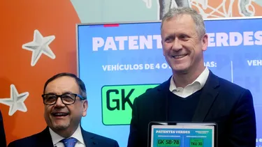 Nuevas patentes para vehículos en Chile: Tendrán cinco letras, un número y se incorporará una de color verde