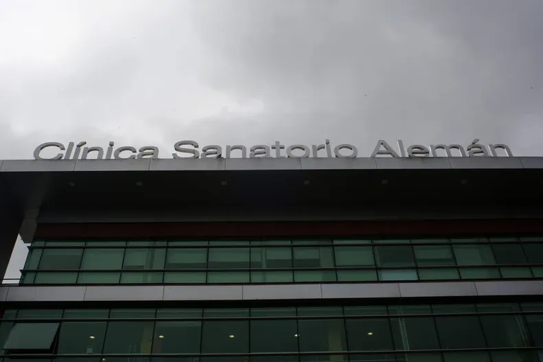 clinica nego atencion medica a nino de 8 anos por deuda de 2019 del padre sin cuidado personal corte ordena atenderlo.webp