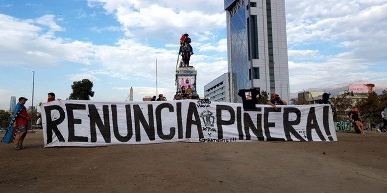 estallido social renuncia pinera.jpeg