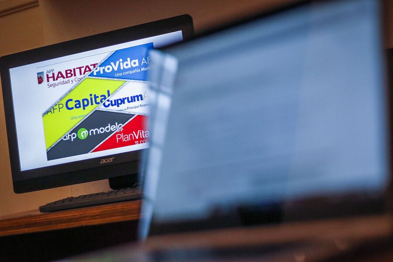 crisis que se agudiza  las afps son las marcas peor evaluadas por los chilenos segun encuesta.jpg