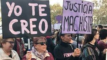Ahora violan su privacidad: Víctima de La Manada denuncia publicación de fotos y datos personales