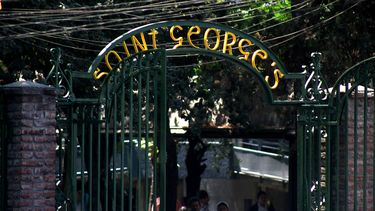 Alumnos de Colegio Saint George que adulteraron fotos de compañeras con IA deberán ser expulsados