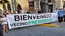 “Todo gay, todo gratis”: La bienvenida al vecino presidente en el Barrio Yungay