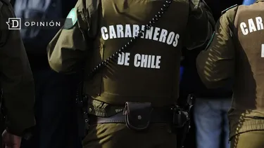El Desconcierto | 19649 imagen de un carabinero de espalda.webp