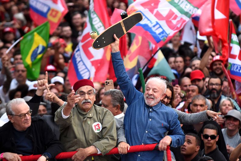 Lula da Silva busca ganar presidenciales en Brasil