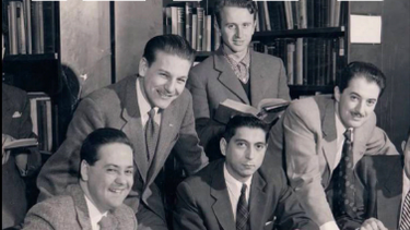 Académicos y alumnos de la U. de Chicago piden dejar atrás el legado de los “Chicago Boys”