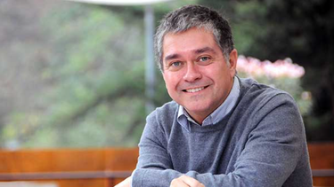 Me abrió la puerta del auto...: Iván Valenzuela relata robo que sufrió en bencinera autoservicio