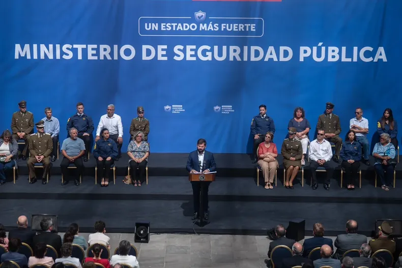 10689 boric nuevo ministerio.webp