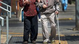 Chilenos envejecen: Investigador CEDEUS advierte que diseño de ciudades enfocado en el automóvil no es apto para una movilidad óptima Chilenos envejecen: Investigador CEDEUS advierte que diseño de ciudades enfocado en el automóvil no es apto para una movilidad óptima