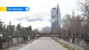 Vuelve la lluvia y el fuerte viento: ¿A qué hora arribará el sistema frontal en Santiago?