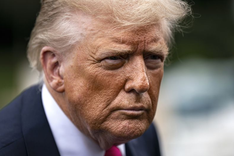 19348 trump enfermedad tercera edad.jpg