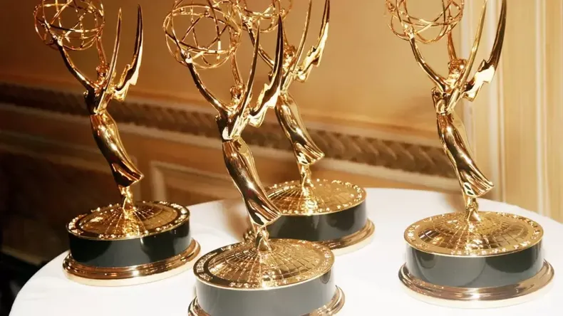 buscan desalentar prendas de piel animal difunden politica fur free para la alfombra roja de los premios emmy.webp
