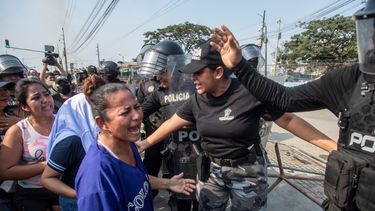 Dos masacres carcelarias dejan al menos 29 muertos en Ecuador en sólo tres días