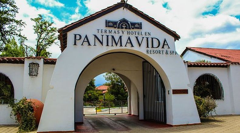 entrada a las termas.jpg