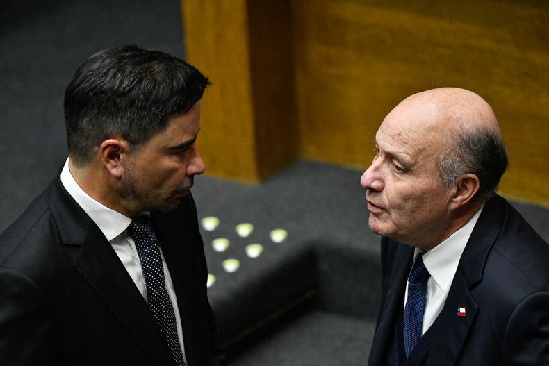 Gobierno evitó dura derrota con megarreforma - Agencia Uno