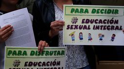 Proteger a la niñez no puede significar mantenerla desinformada Proteger a la niñez no puede significar mantenerla desinformada