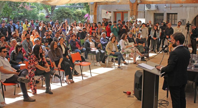 Gabriel Boric en ceremonia de Convergencia Social.jpeg