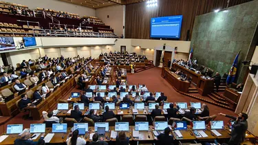 Comisión despacha a sala reforma al sistema político que permite fusión de partidos en causal de disolución