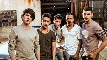 CNCO, la boy band que se presentará en el Festival de Viña y propone blanquear el reggaetón