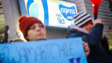 Por huelga de trabajadores de Walmart 75 supermercados cerrarán y 82 operarán parcialmente