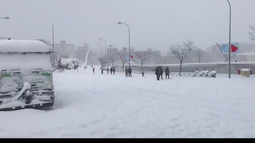 La gran nevada del centro de España colapsa Madrid y causa tres muertes