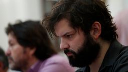 Boric llama a renovar el Frente Amplio: Tiene que iniciar un proceso similar al del socialismo chileno en los 80