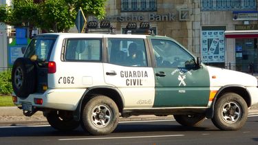 Le bajó la regla y fue al baño por una toalla: Castigan sin sueldo a agente que se ausentó de su punto de vigilancia