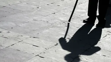 “No se nos puede victimizar dos veces”: El caso que llegó al TC y destapó la exclusión de la PGU para 41 víctimas de la dictadura