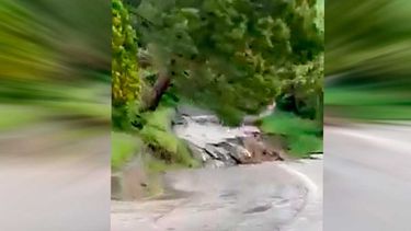 VIDEO| Impresionante deslizamiento de tierra en Italia: Lluvias provocan estragos y fallecidos