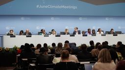 El secretario ejecutivo de la ONU pidió&nbsp; acelerar la lucha internacional contra el calentamiento global en la Conferencia de Bonn sobre el Cambio Climático - Agencia EFE