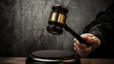 Fue despedido por supuestos atrasos y no marcar salida: Tribunal ordena pago de $28 millones por despido injustificado