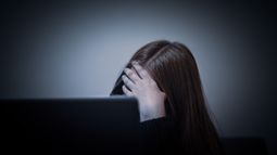 Investigan cómo opera el cerebro humano cuando pasa de hablar a teclear