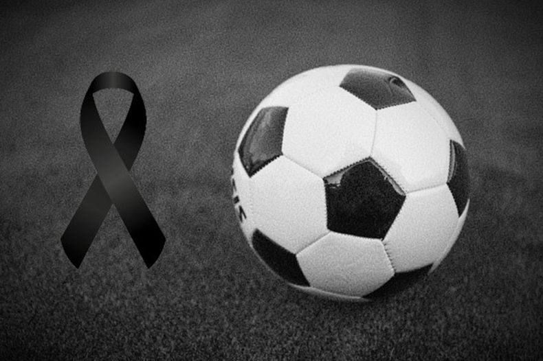 20131 futbol luto.jpg