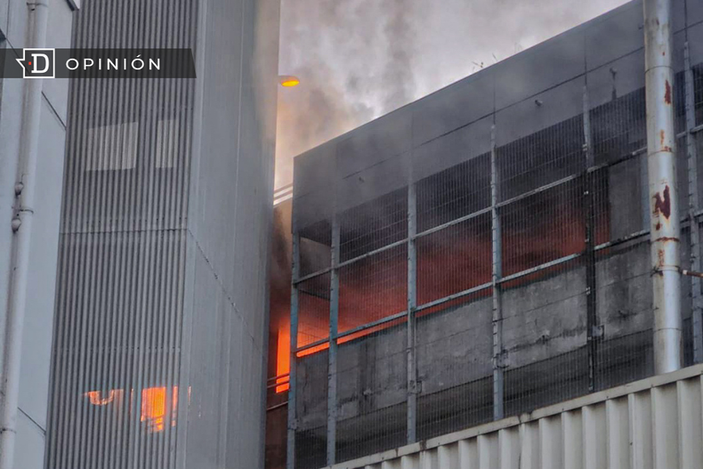 Incendio estacionamiento Hospital Regional.png