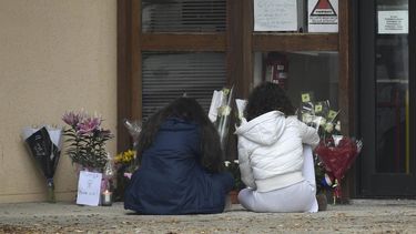 Nueve detenidos tras brutal decapitación de profesor en plena calle en Francia