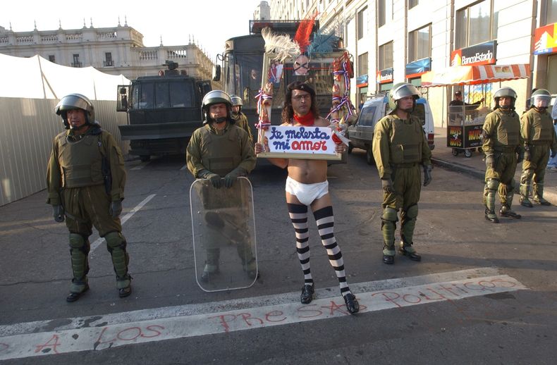 Marcha Diversidad sexual 2004. Javier Godoy.jpg